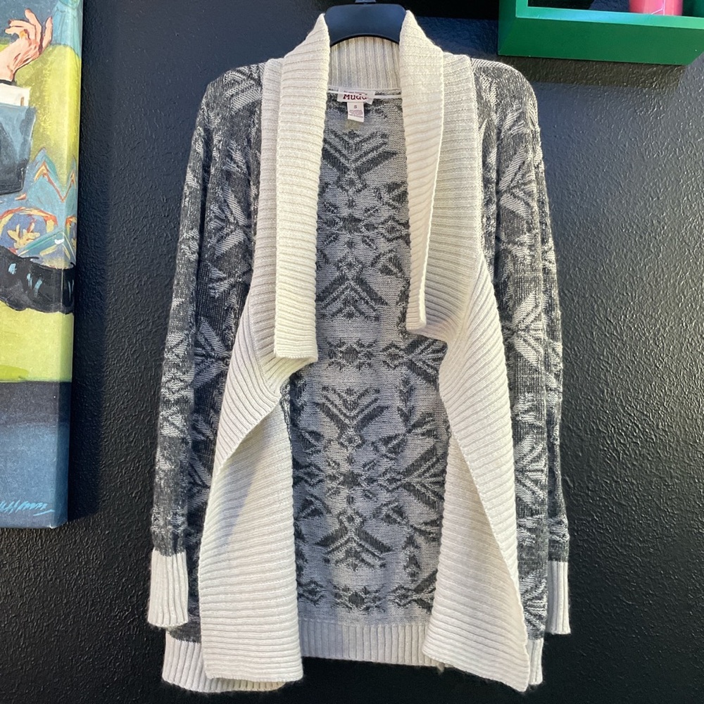 mudd small cardigan sweater never worn great condition